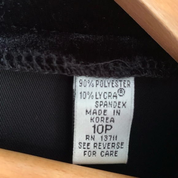 Amanda Smith Petites Long sleeve black velvet tunic top size 10P whimsigoth - Picture 3 of 7